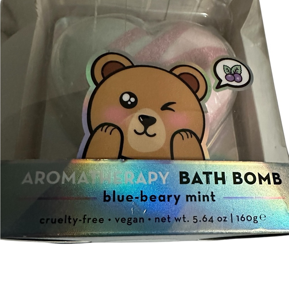 The Creme Shop Aromatherapy Bath Bomb, Blu-Beary Mint 5.64oz New - Picture 3 of 6